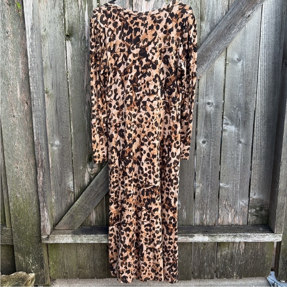 NWT CAbi Selma Dress Animal Print
Size Medium - Picture 8 of 9